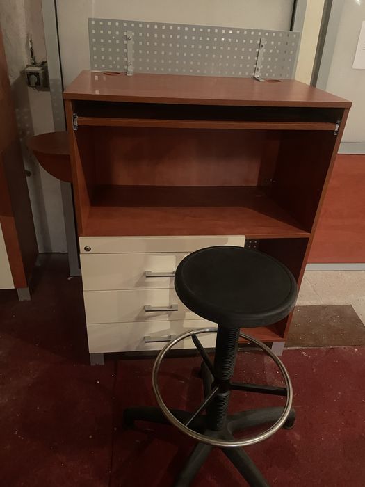 Biurko solidne szuflady