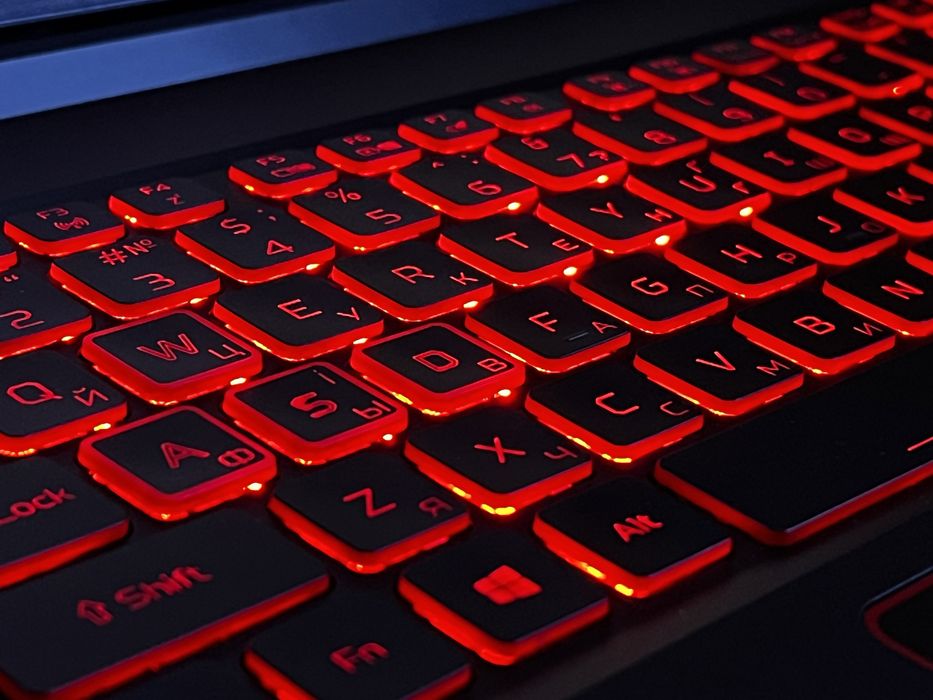 Acer Nitro 7, GTX1660ti, I7 9750h, 144hz