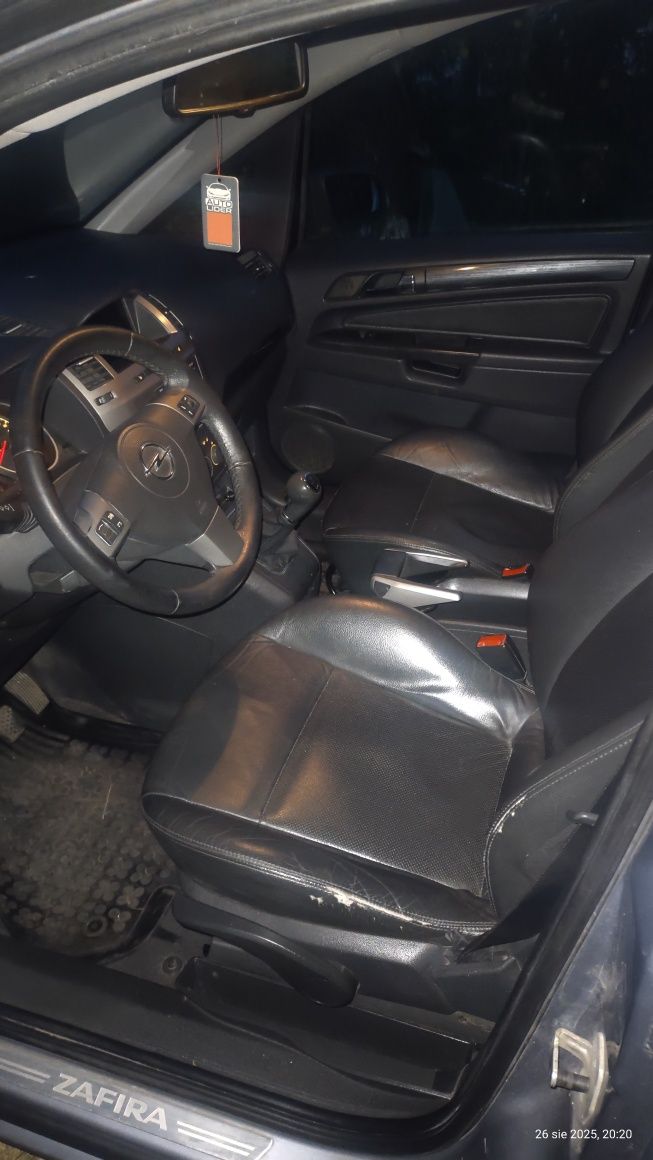 Opel Zafira 1.9    7 osobowa