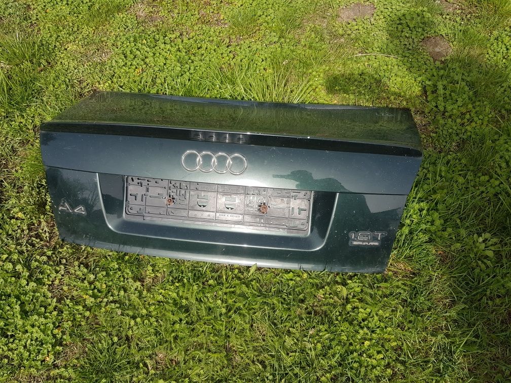Klapa bagażnika Audi A4 sedan