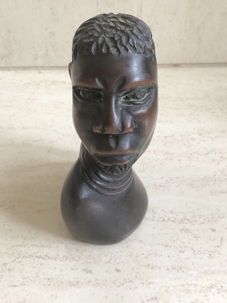 Estatuetas pau preto