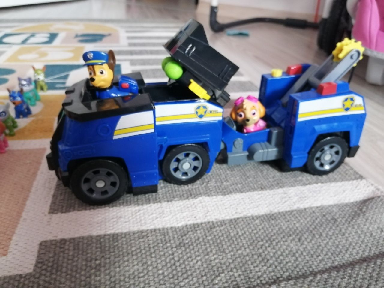 Psi Patrol Chase Skye transformujący Pojazd 2w1 +zabawki Psi patrol