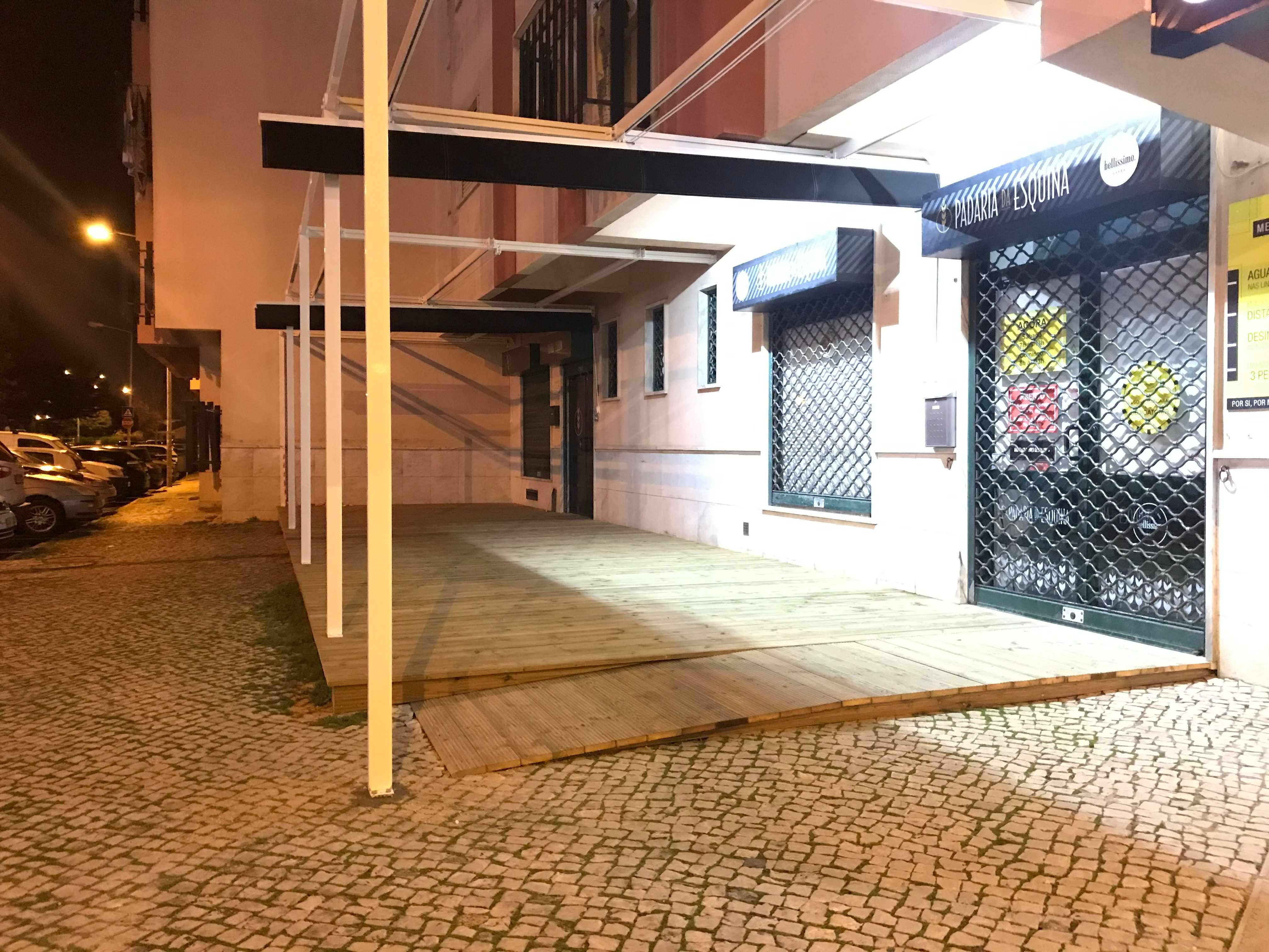 Esplanadas para Bar  Restaurante ou Jardim - Decks  para piscinas