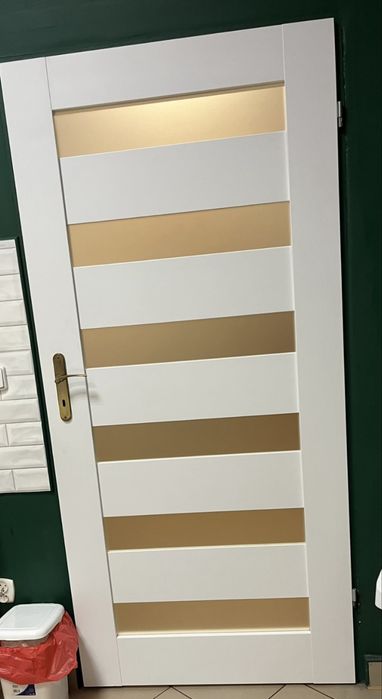 Drzwi+ zlota klamka, prawe 90, 203,7 cm