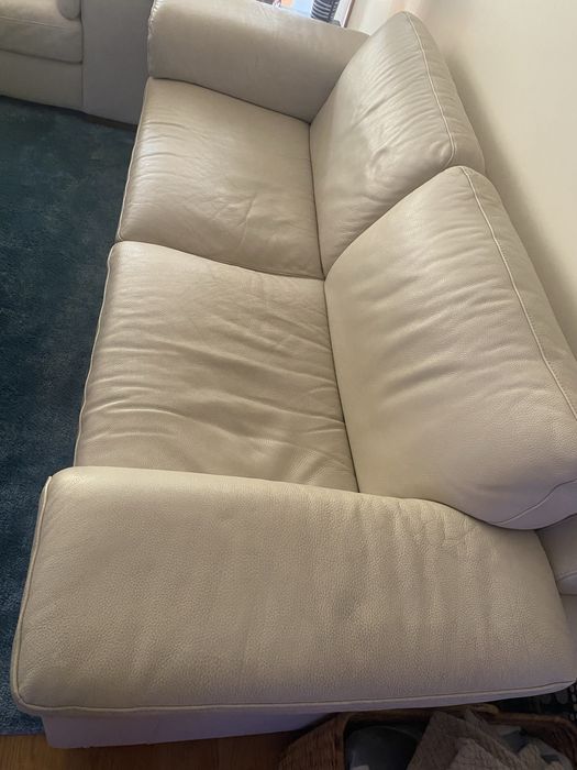 Conjunto sofas em pele