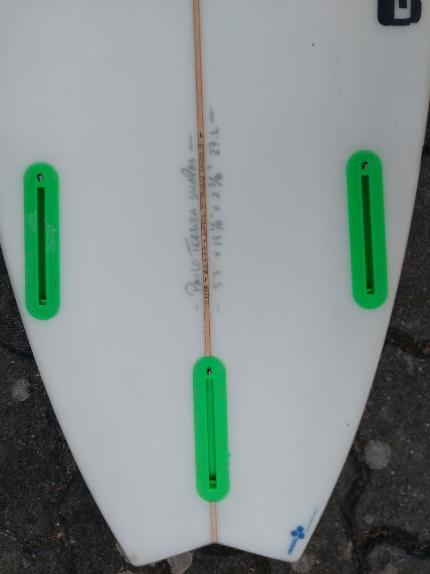 Pranchas de surf: 5'7 - 27L // 5'9 - 26L