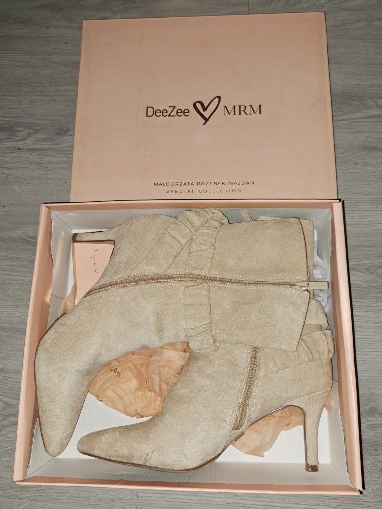 Buty botki kowbojki na obcasie DeeZee MRM