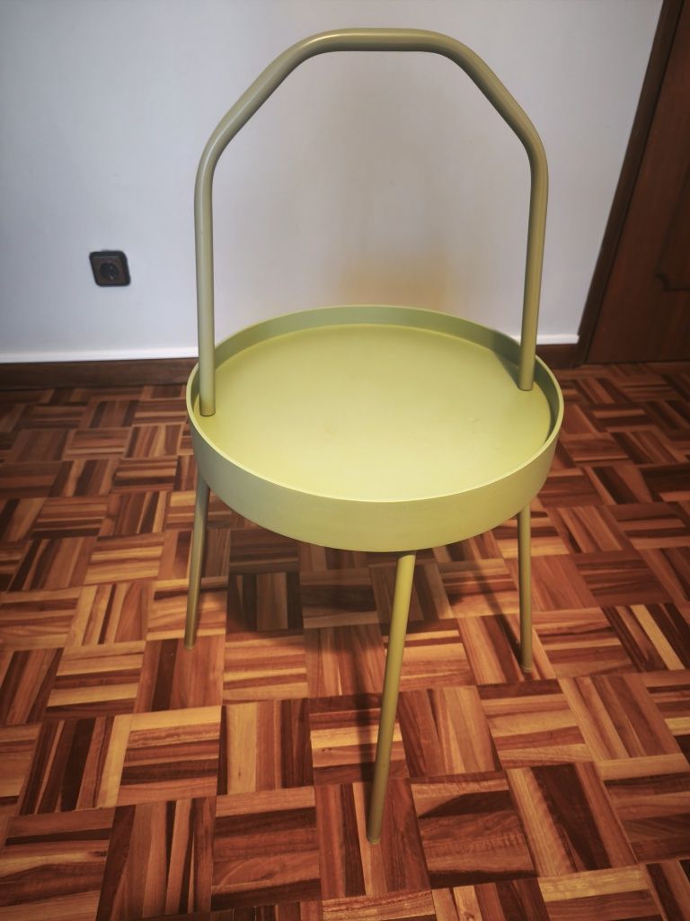 Mesa de apoio / Burvik