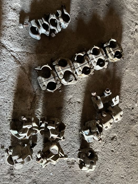 Sprzedam kajdanki do rusztowania