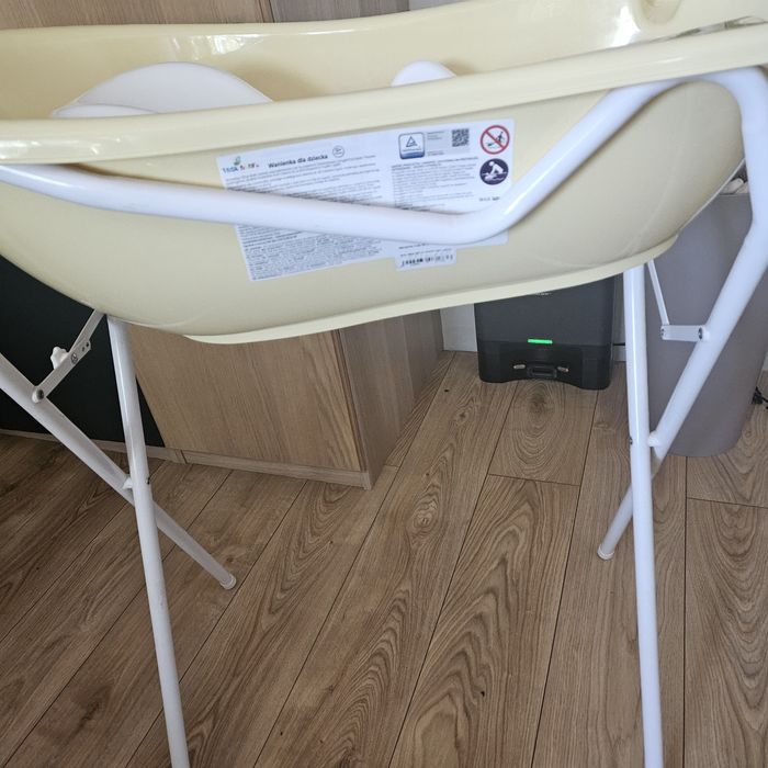Zestaw wanienka stojak na wanienkę dla niemowlaka wkładka