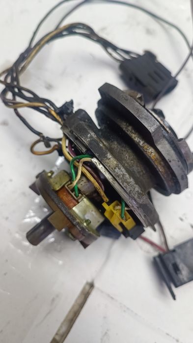 Трамблер opel 1,6 трамбльор Опель 1,6