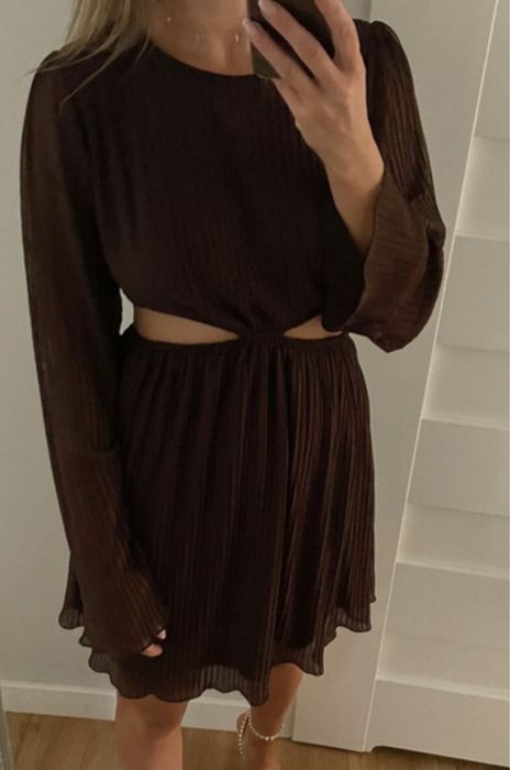 Sukienka z wycięciem cut out plisowana gołe plecy w stylu boho L 40