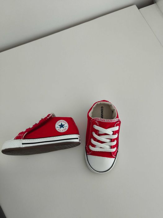 Converse vermelho bebé