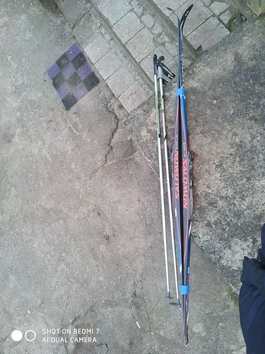 Продам лыжи SALOMON 182см