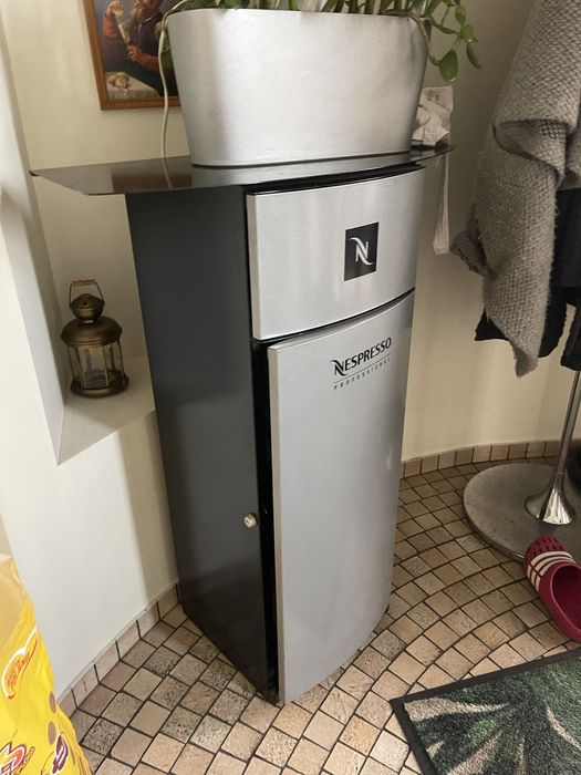 Szafka pod ekdpres do kawy firmy NESPRESSO. Prosesional