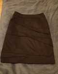 Elegancka spódnica przed kolano#