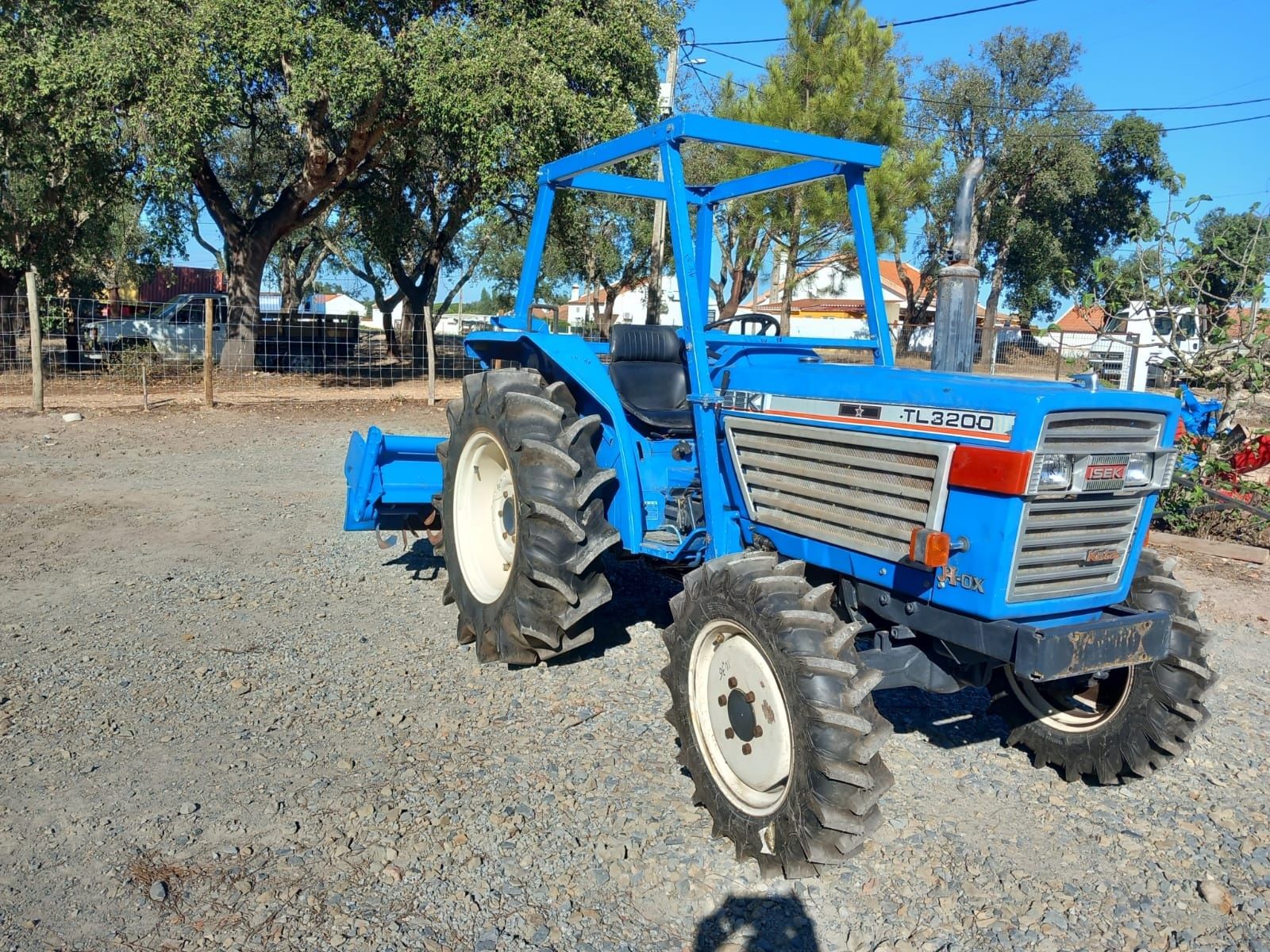 Iseki tl3200 4cilindros 4x4