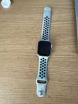 Apple Watch SE 40mm Nike Edition — sprawny, bez ładowarki