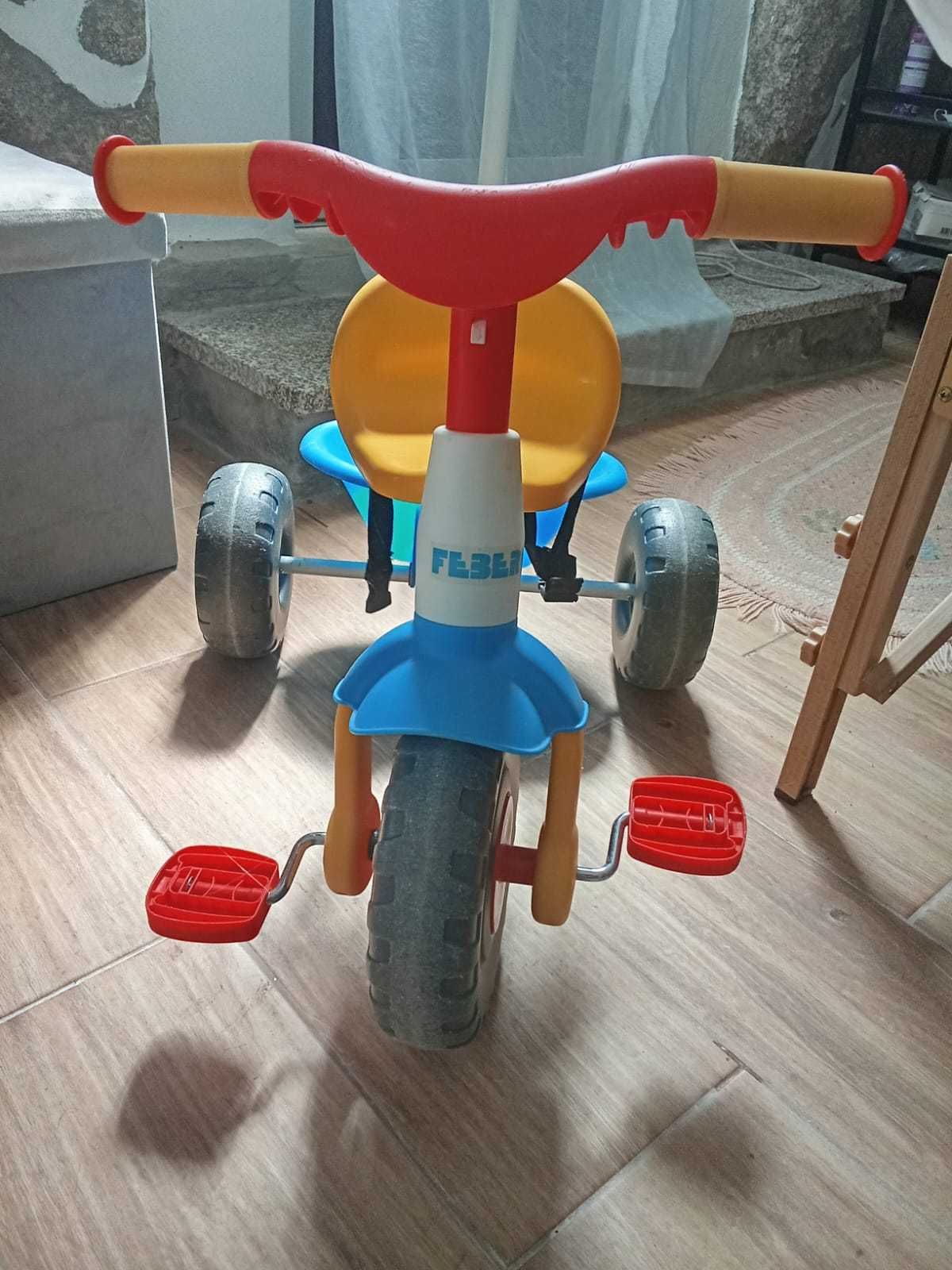 Triciclo infantil mais carro infantil