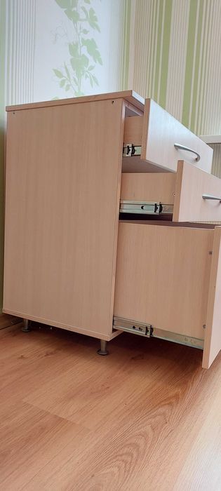 Тумба з трьома полками для білизни