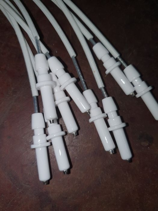 Продам свечи розжига для газовой плиты гефест