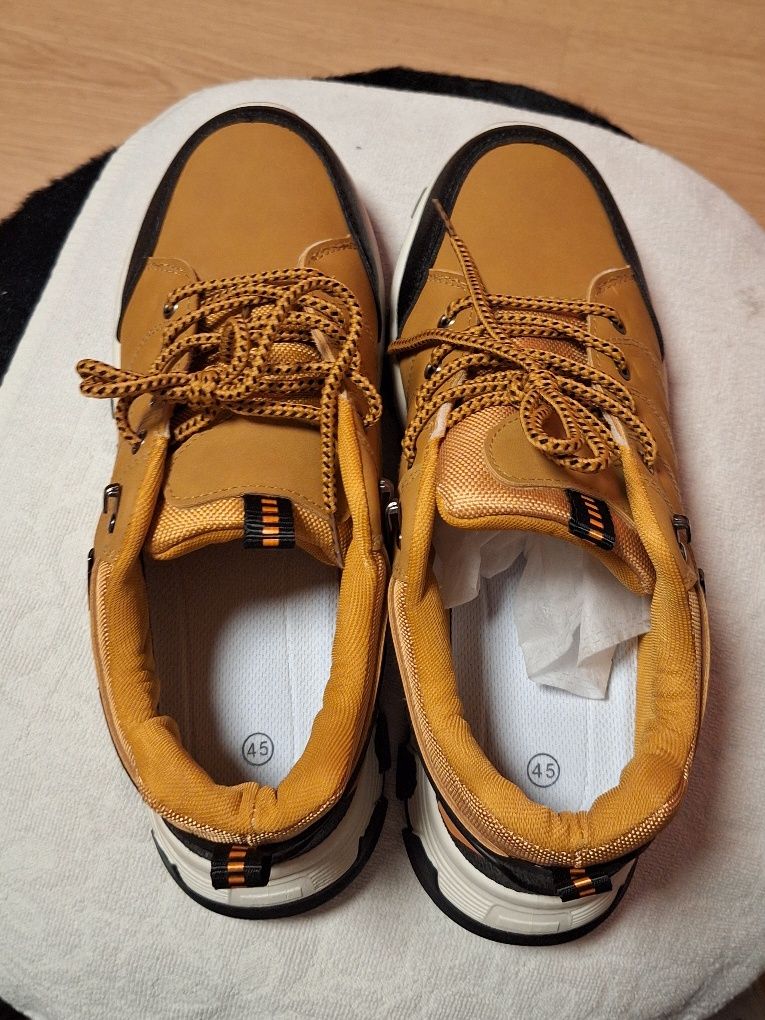 Tenis sapatos de caminhada à  prova de agua novos