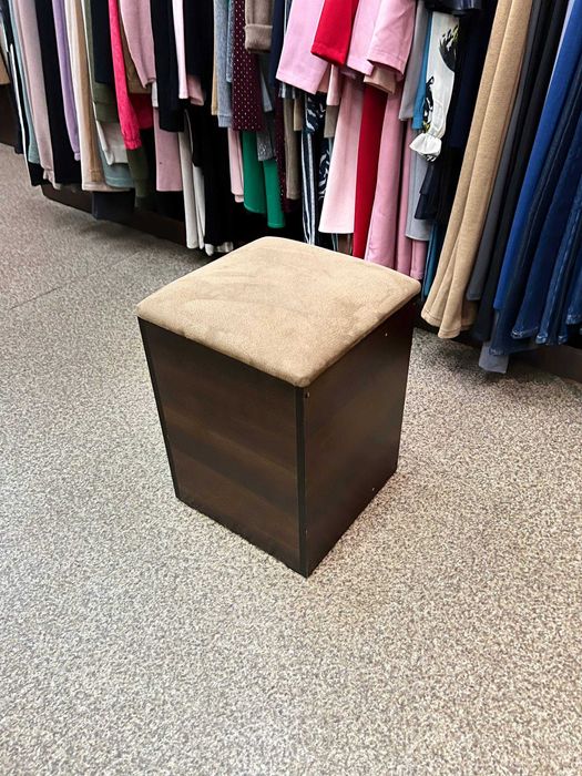 пуфик в прихожу, квартиру, магазин