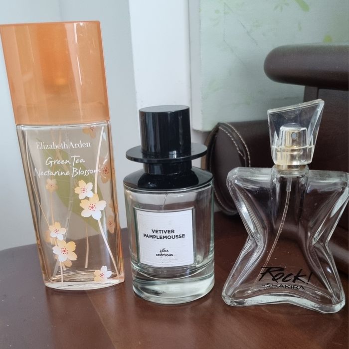 Frascos de perfume Cartier, Donna Karen, Paloma Picasso, Moschino,mais
