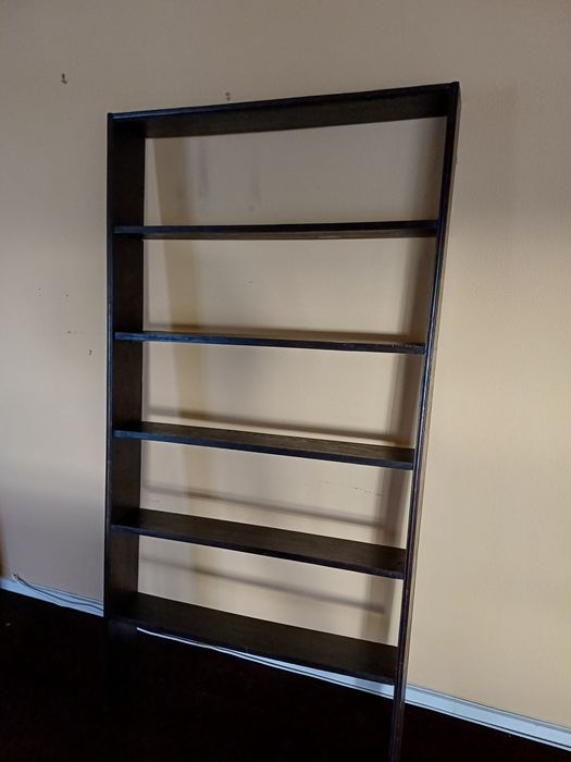 Movel prateleira de madeira castanha