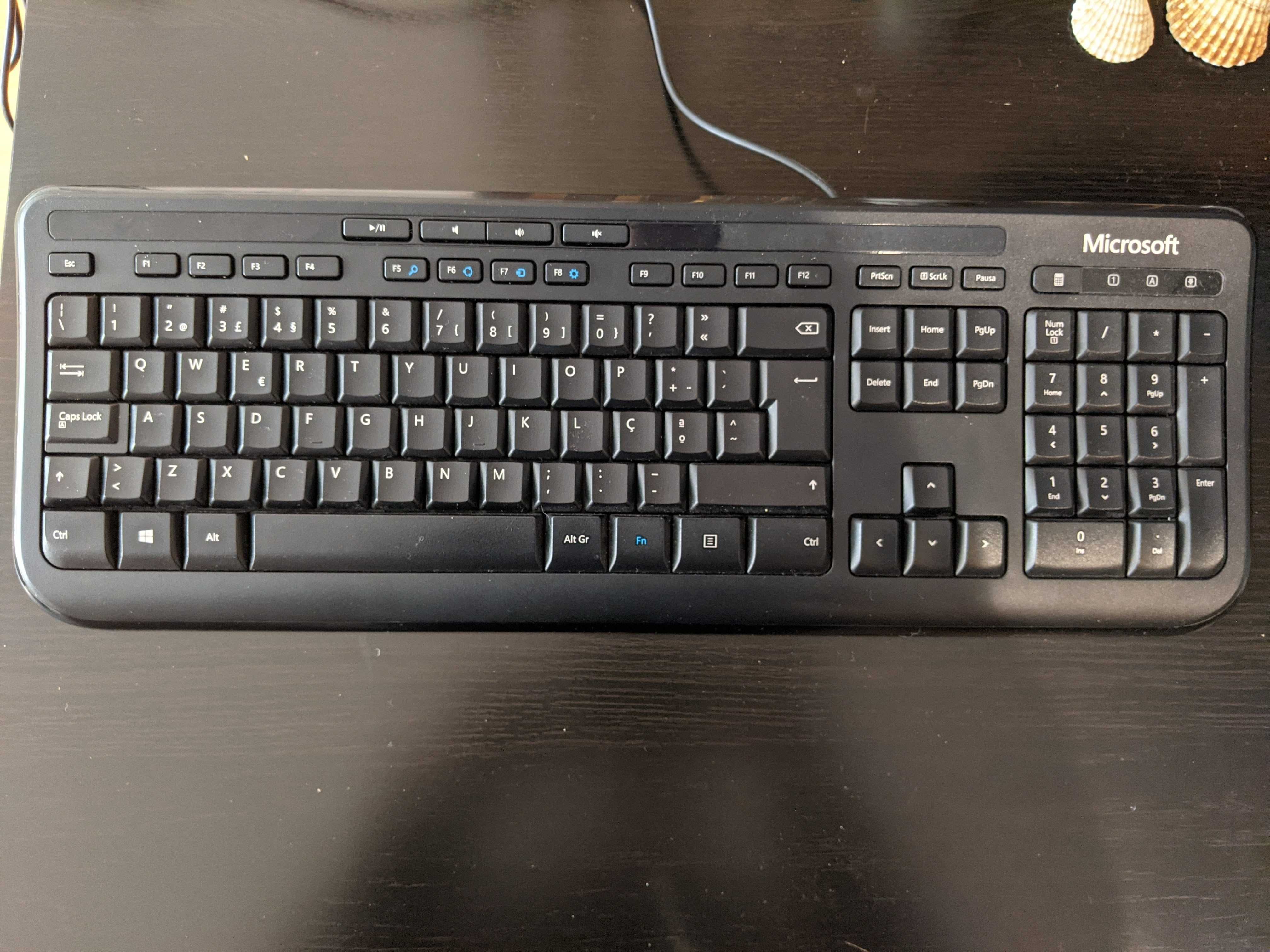 Teclado Wired 600 keyboard da Microsoft