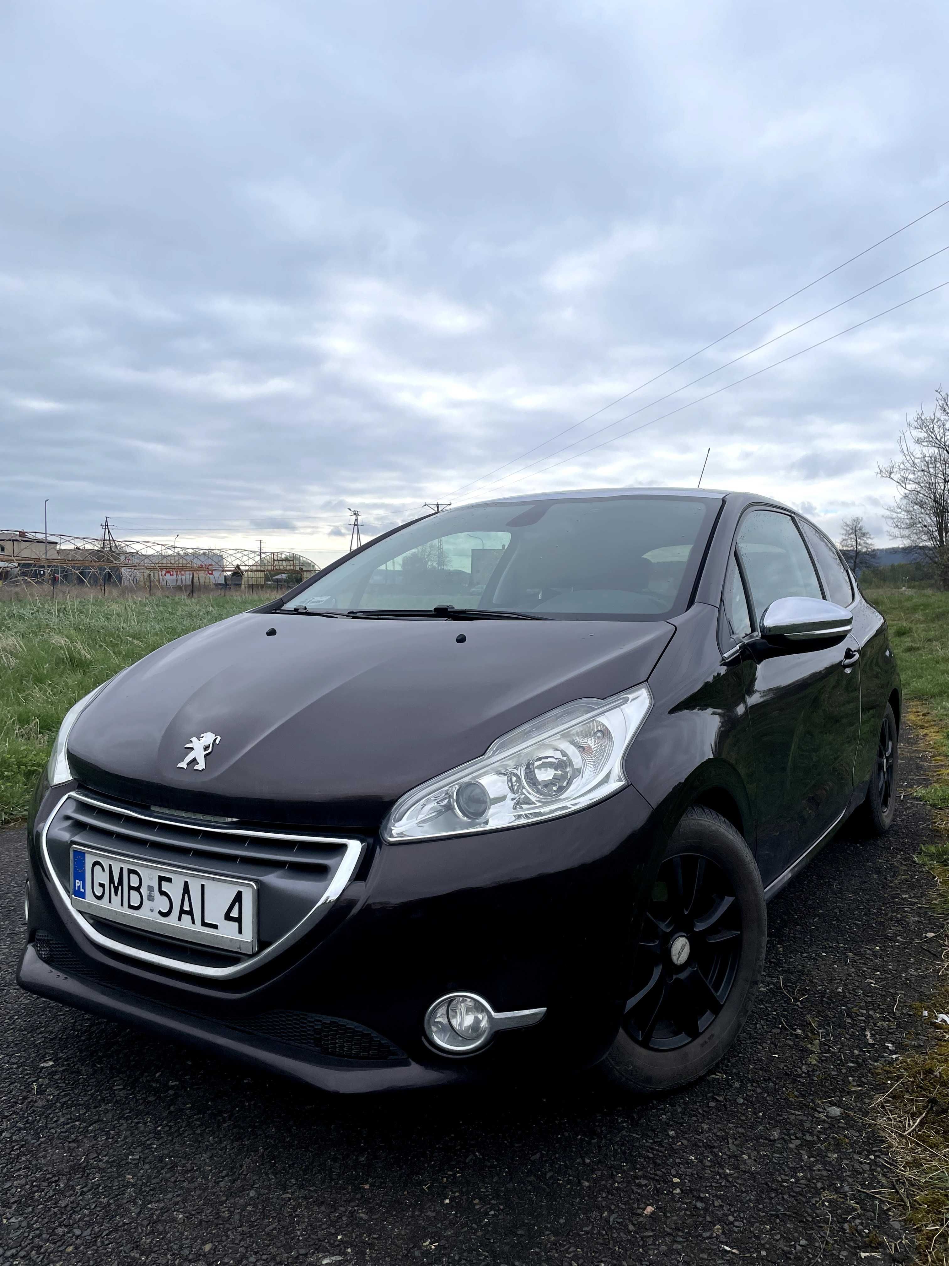 Peugeot 208 wersja ALLURE 1.4 VTI, panorama, skóry, + komplet alufelg