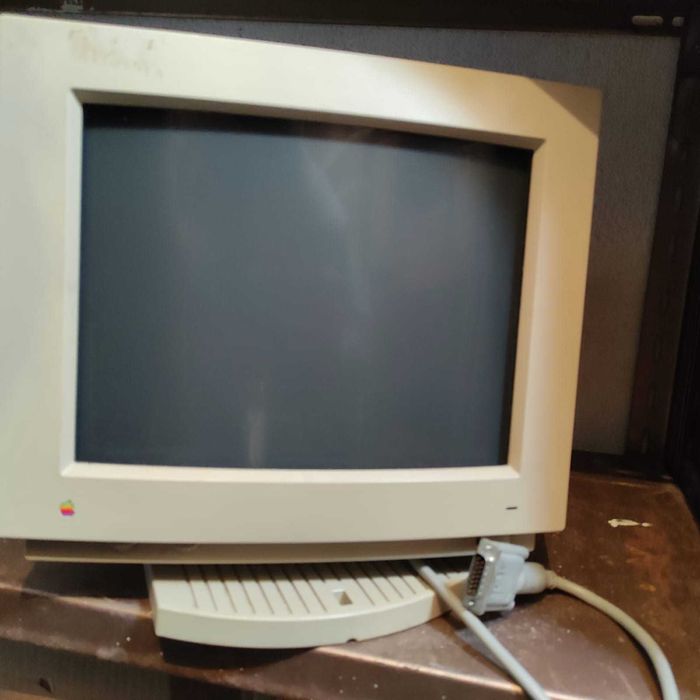 Macintosh LC 475