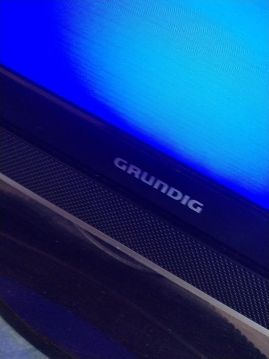 2 tvs plasma - bush e grundig - 19 polegadas