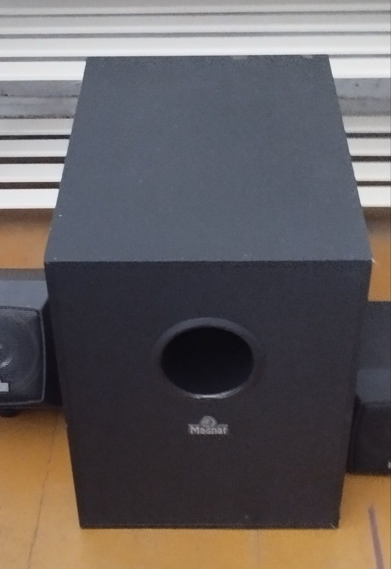 Subwoofer Magnat + klumny