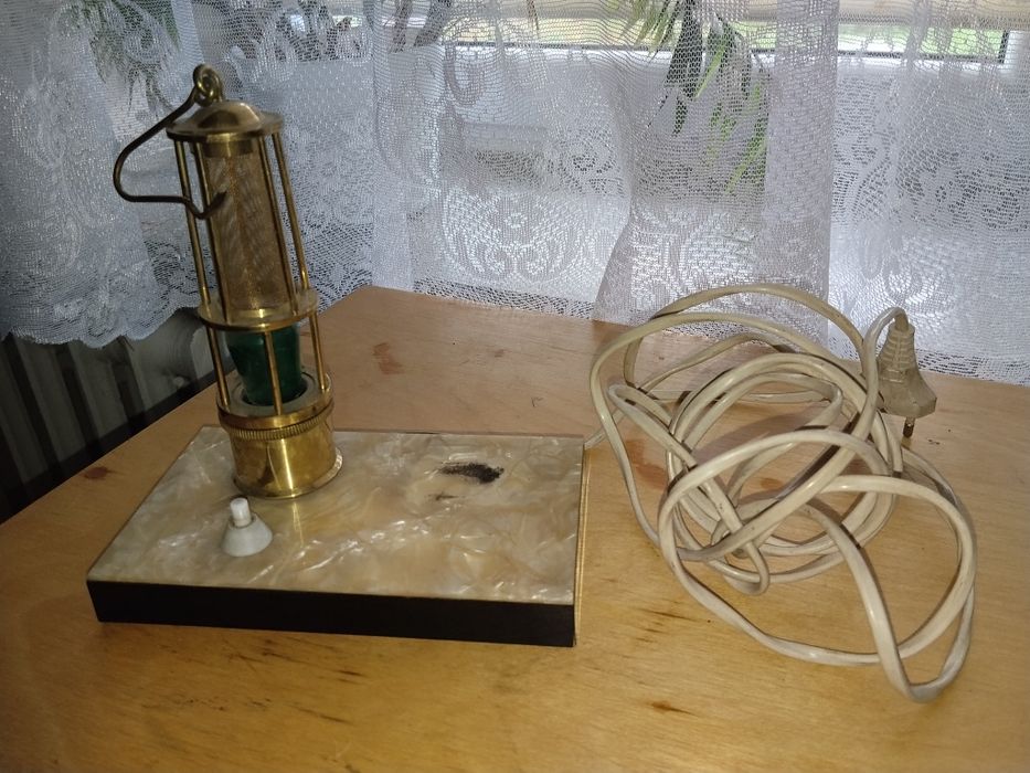 Stara  lampka hutnicza.