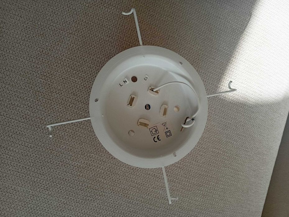 Tanio.Plafon.Żyrandol. Na 4 żarówki. Modny.