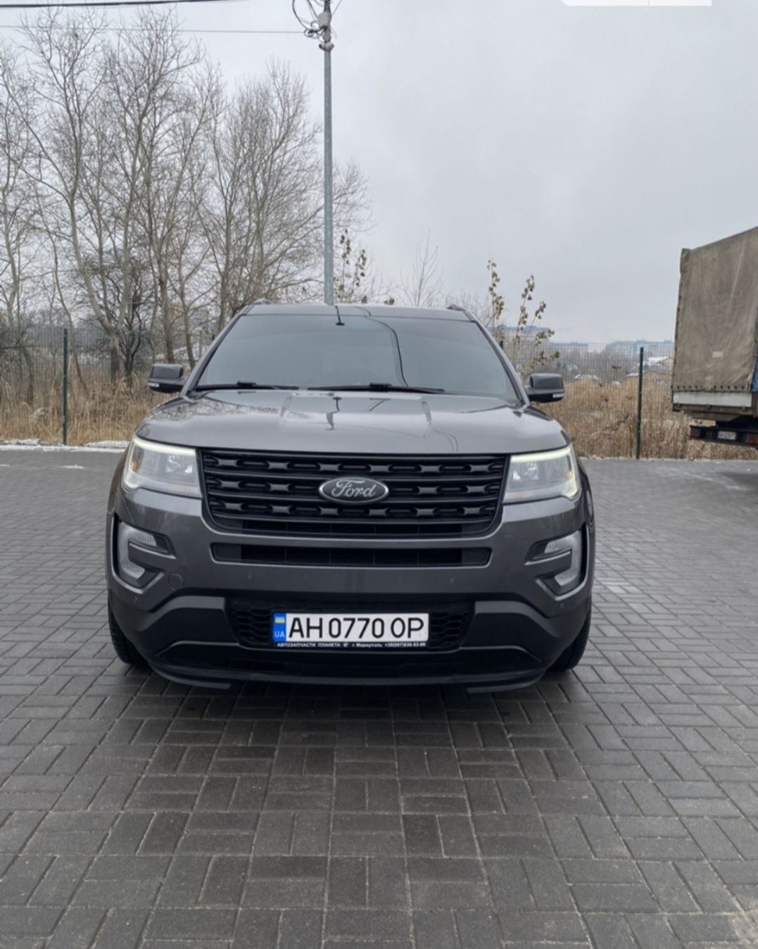 автомобиль Ford explorer