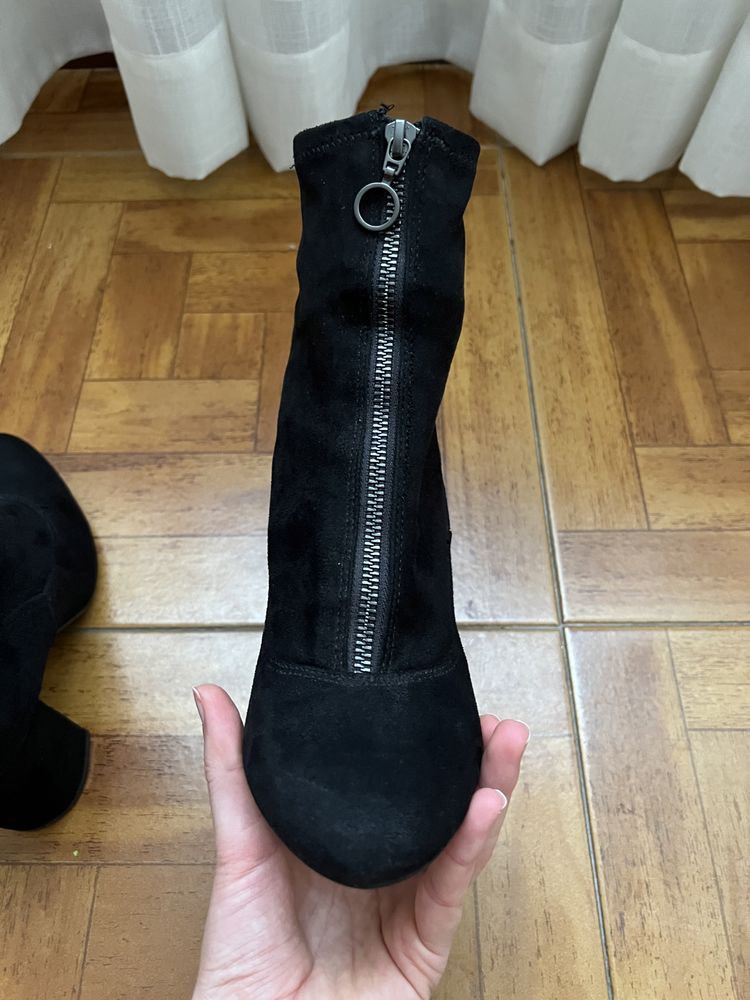 Botas 38 bershka preto