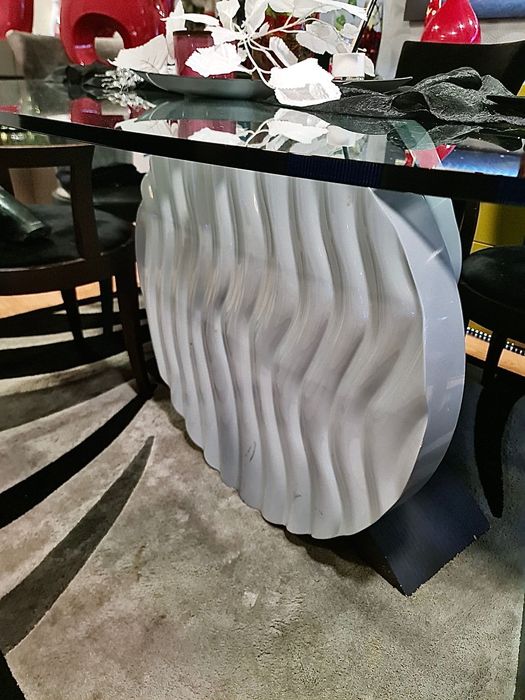 Mesa de vidro + 6 caseiras