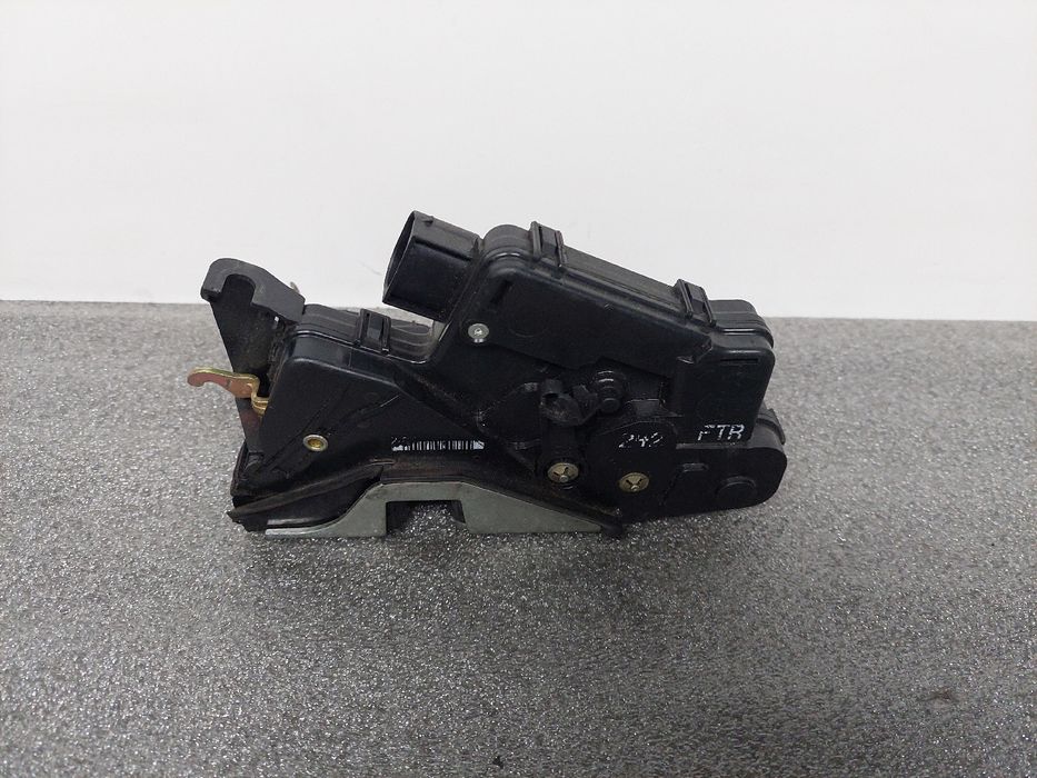 Fechadura / fecho porta frente direito BMW 3 (E46)