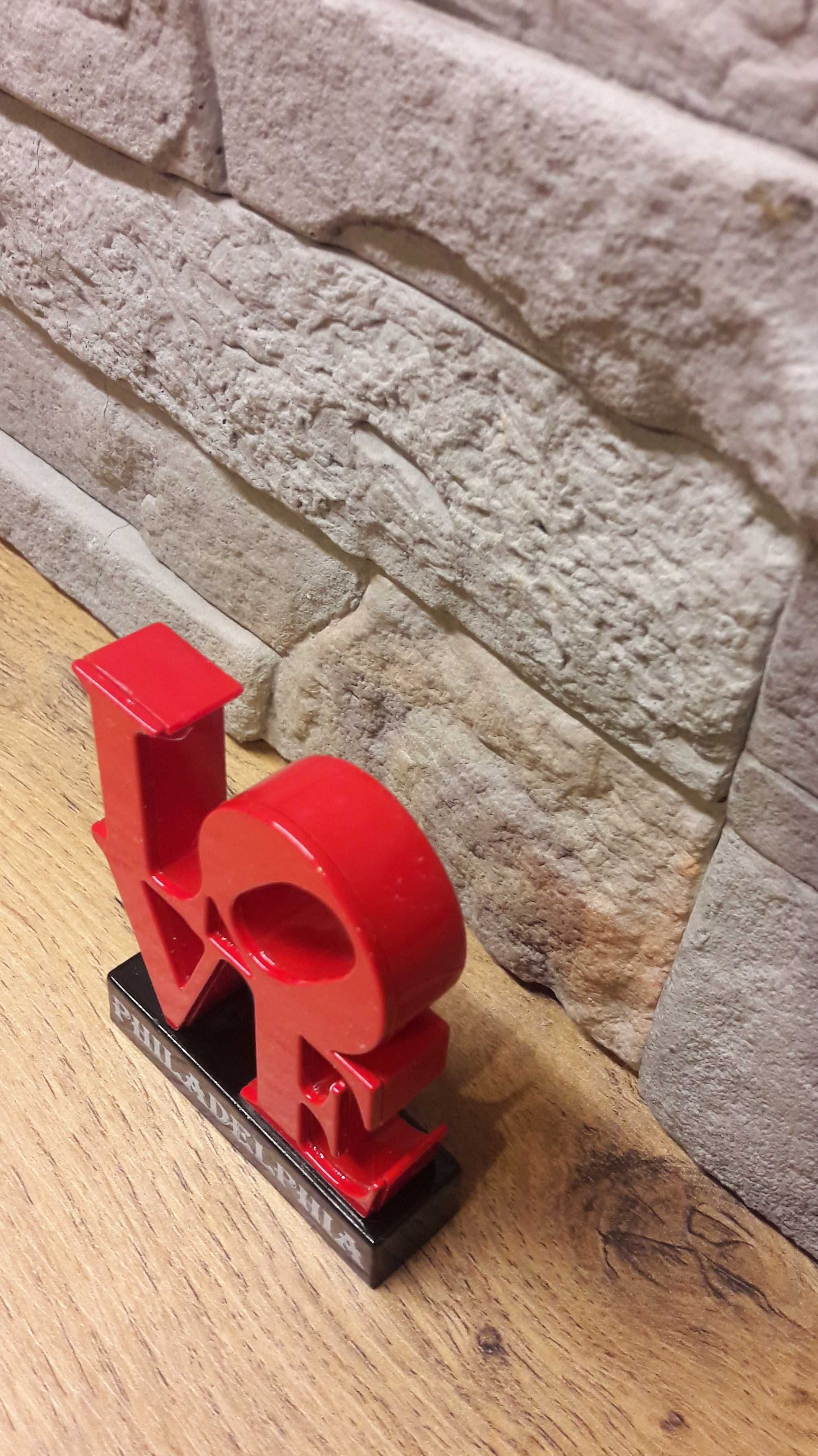 Ostrzynka do kredek LOVE