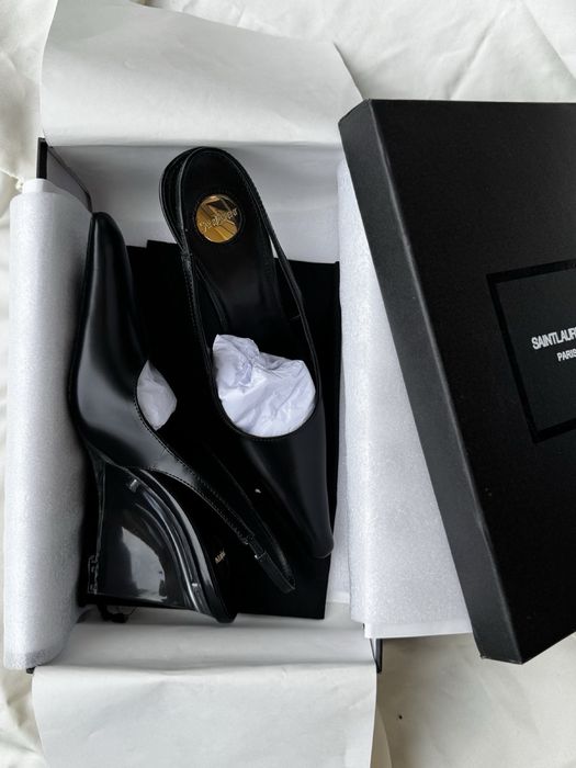 туфлі-слінгбеки  Saint Laurent