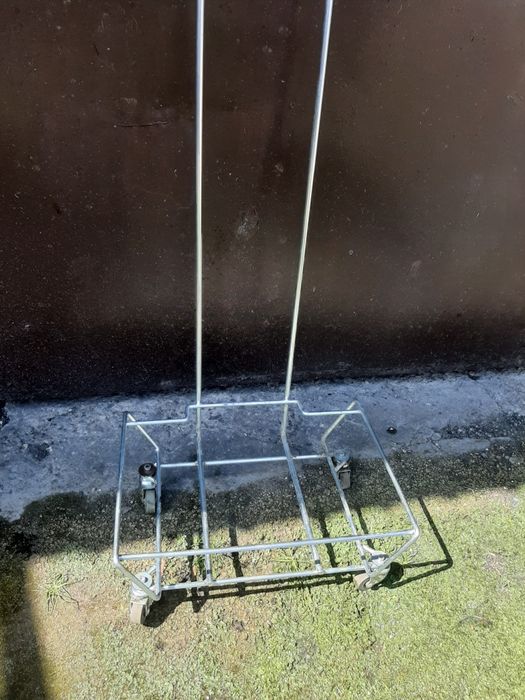 Wózek pod koszyki sklepowe 22l stojak