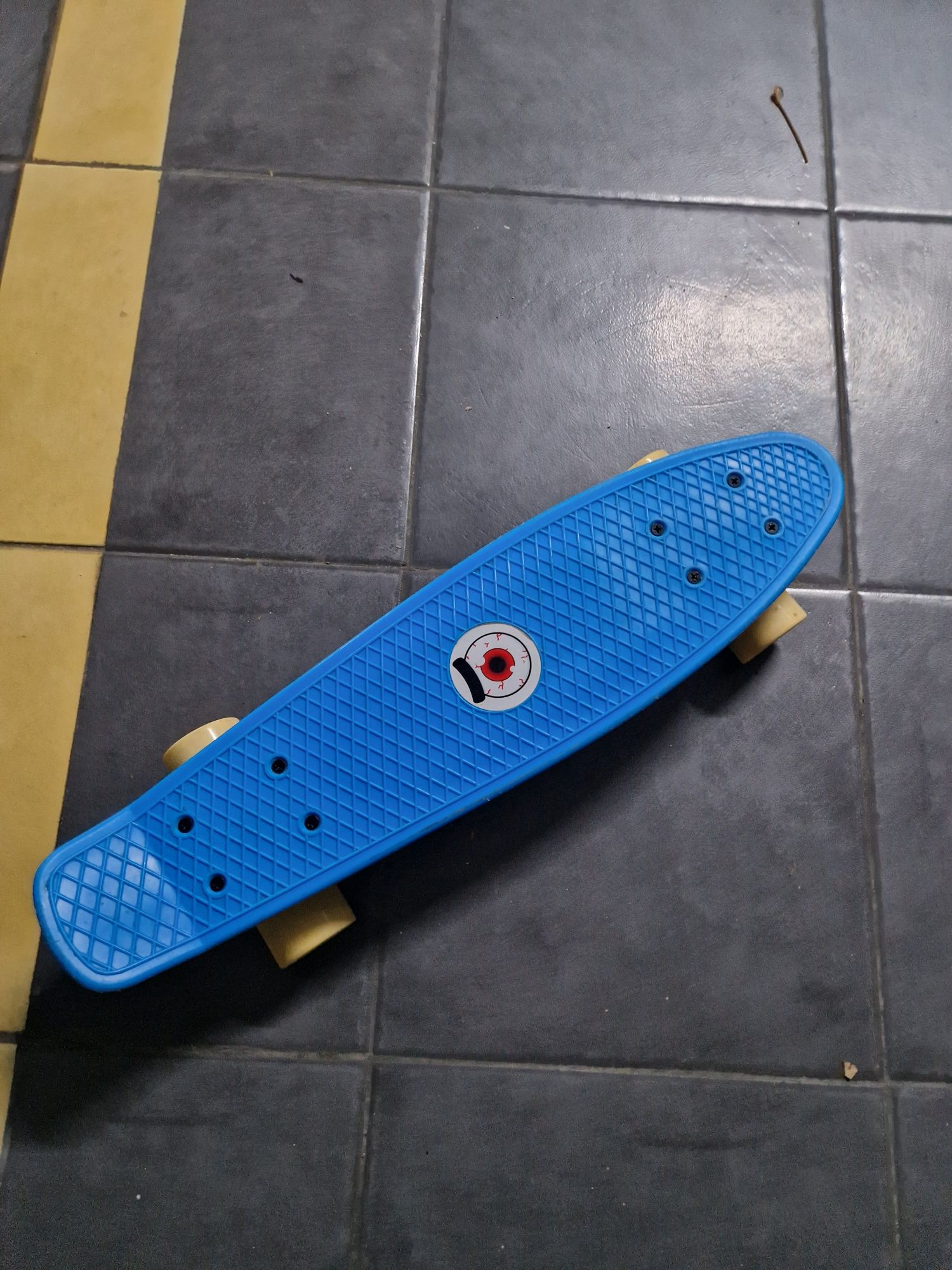 Decathlon skateboard