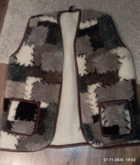 Хутряна жилетка нова