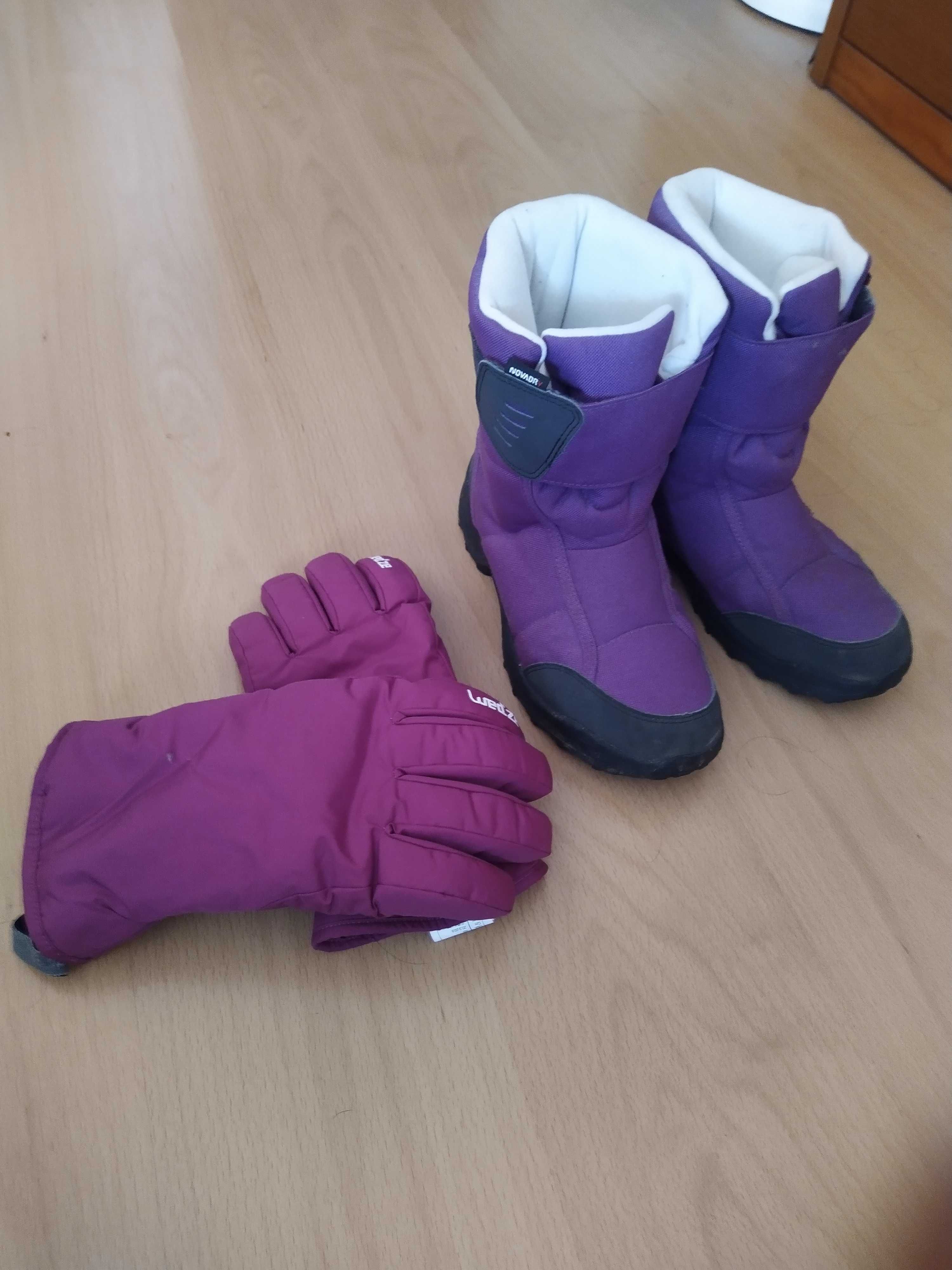 Botas e luvas para a neve