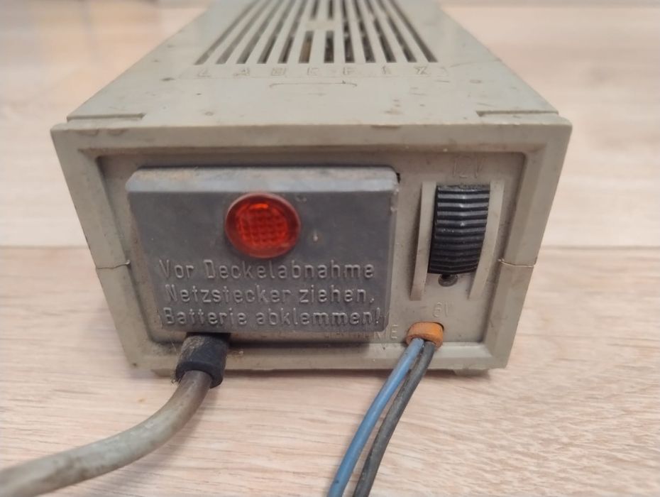 Prostownik Samochodowy Ladefix typ GL-E12-6/2.50u PRL DDR