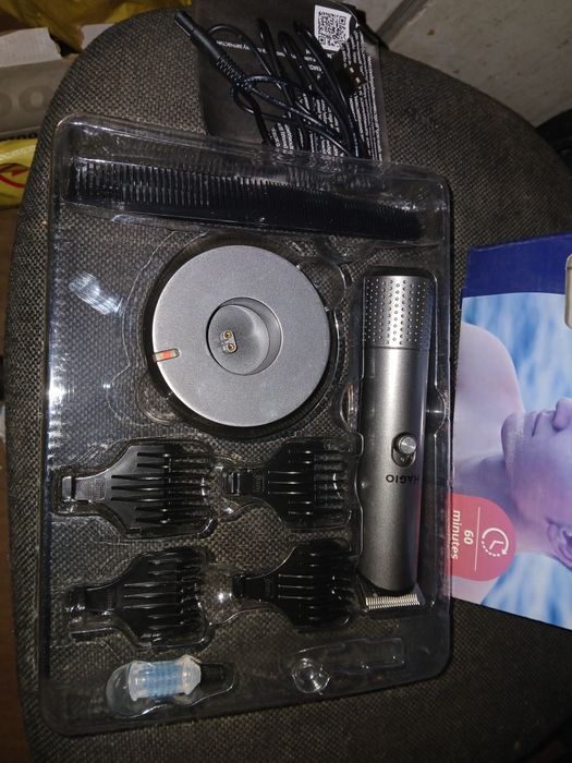 Новая машинка для стрижки в упаковке Magio в комплекте с насадками