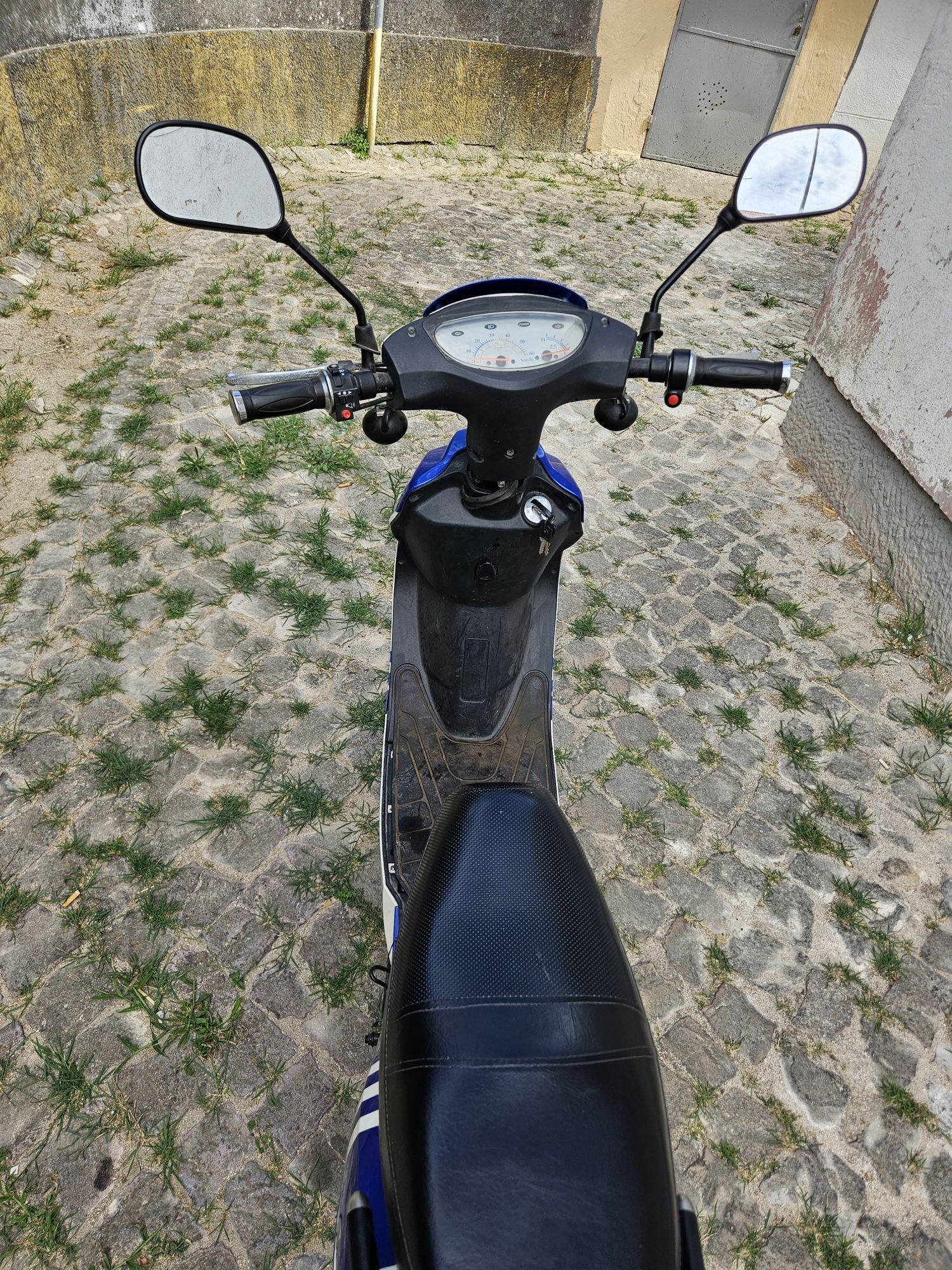 Mota eléctrica em bom estado