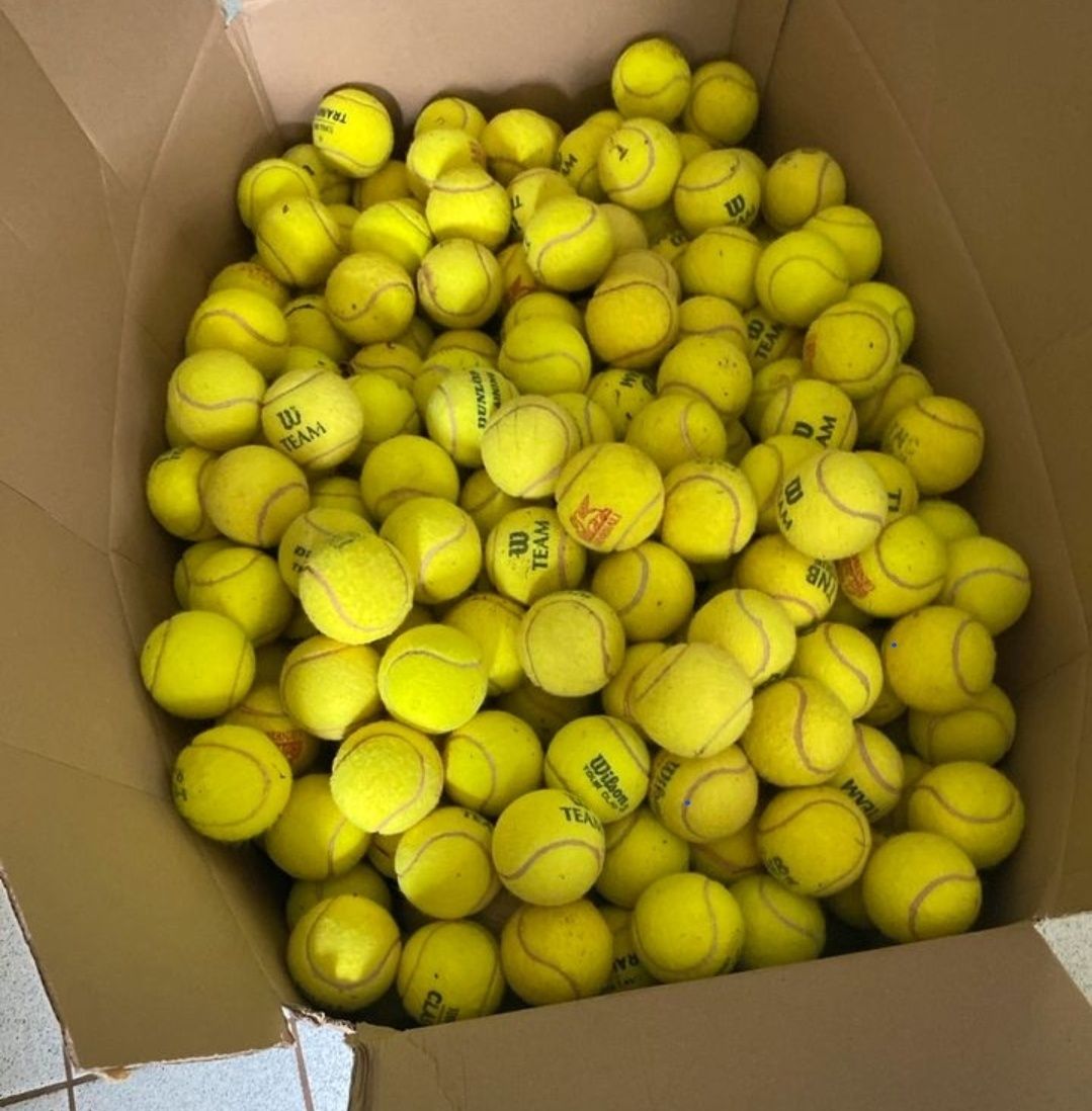 Теннисные мячи, тенісні м'ячі